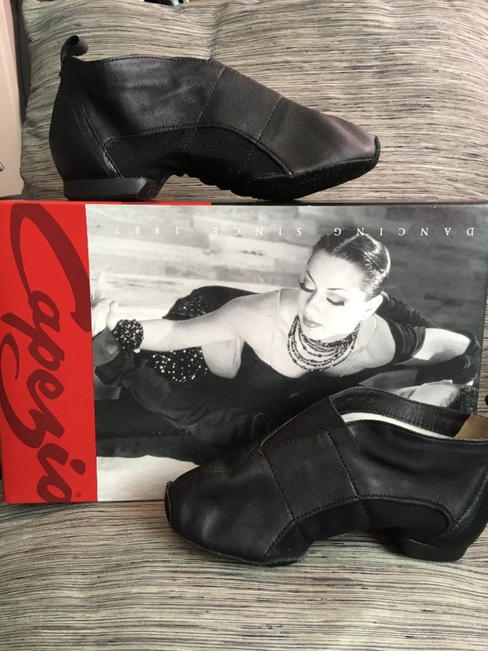 Capezio Jazz Slip-OnShoe, Black Child 4 NEW